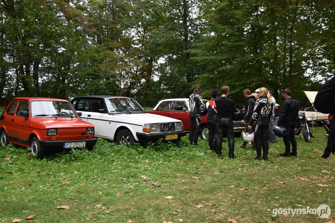 Zlot samochodów retro w Zamku Wielkopolskim w Rokosowie