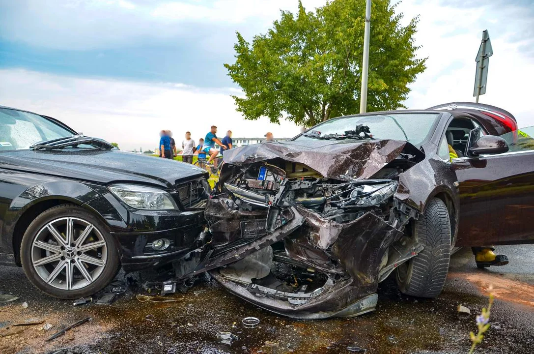 Zderzenie trzech aut ul. Powstańców Wlkp. Jarocin