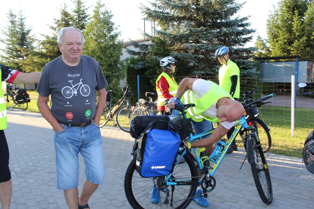 Rowerzyści z Jarocina wyruszyli w drogę na Jasną Górę