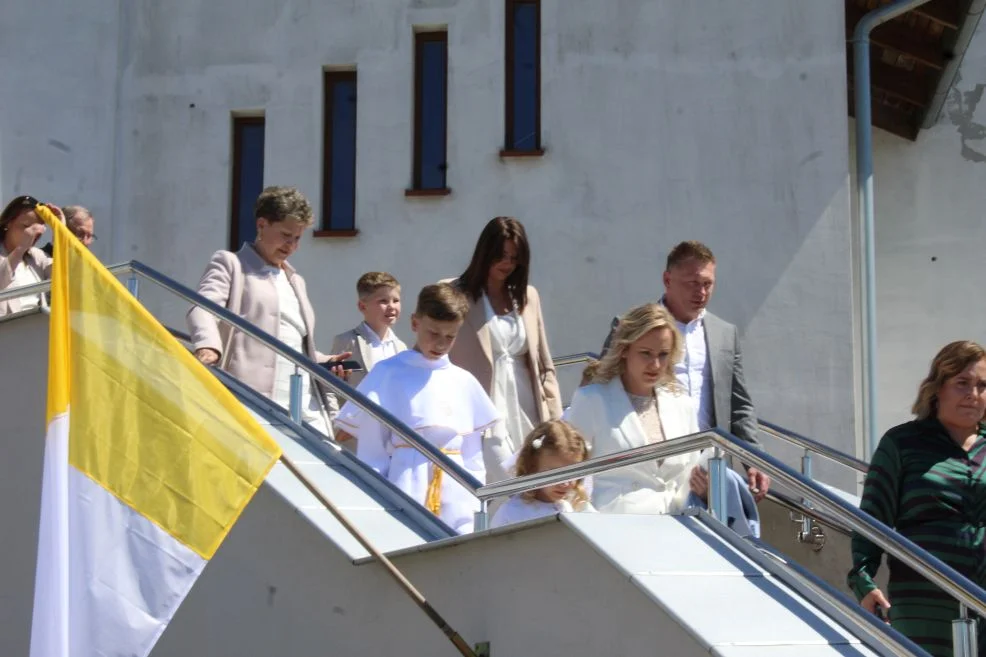 Pierwsza Komunia Święta w parafii Matki Bożej Fatimskiej w Jarocinie