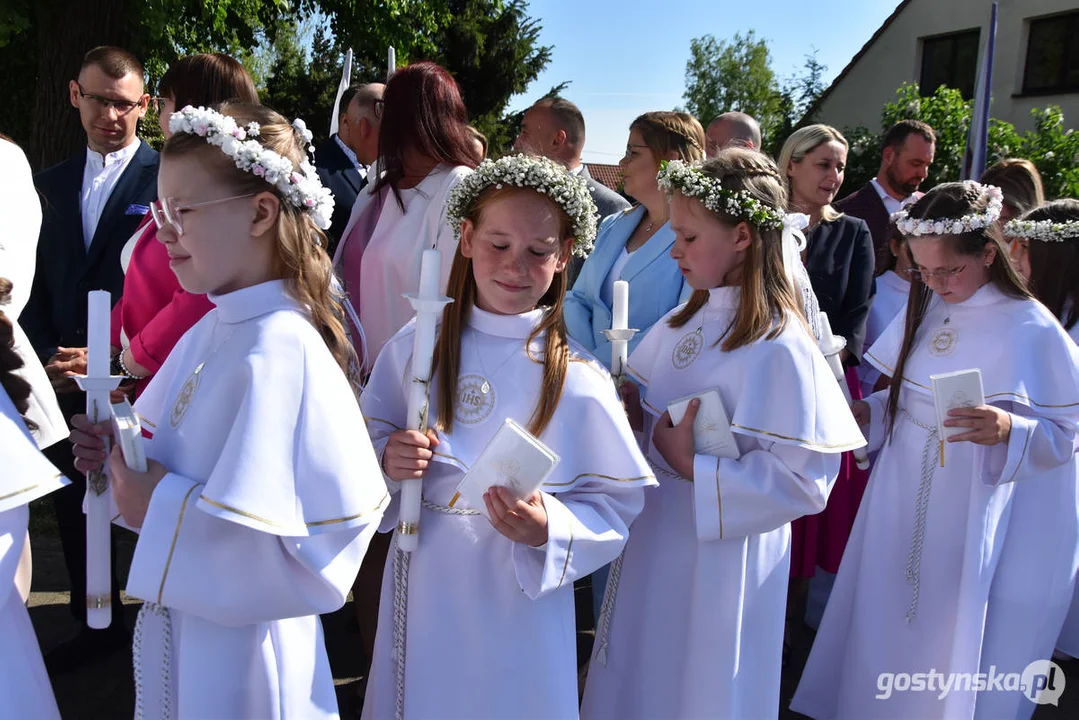 Sakrament I Komunii Świętej w parafii w Pogorzeli