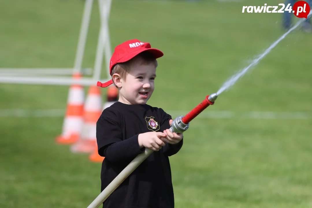 Dziecięce Drużyny Pożarnicze na zawodach w Miejskiej GórceDziecięce Drużyny Pożarnicze na zawodach w Miejskiej Górce