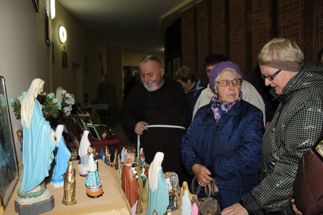 Wystawa Maryjna brata Sebastiana Baryluka w kościele franciszkanów w Jarocinie [ZDJĘCIA]