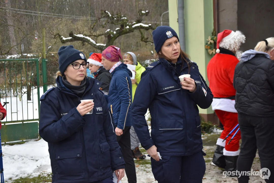 Mikołajkowy Charytatywny Marsz Nordic Walking „Idziemy dla Julki”