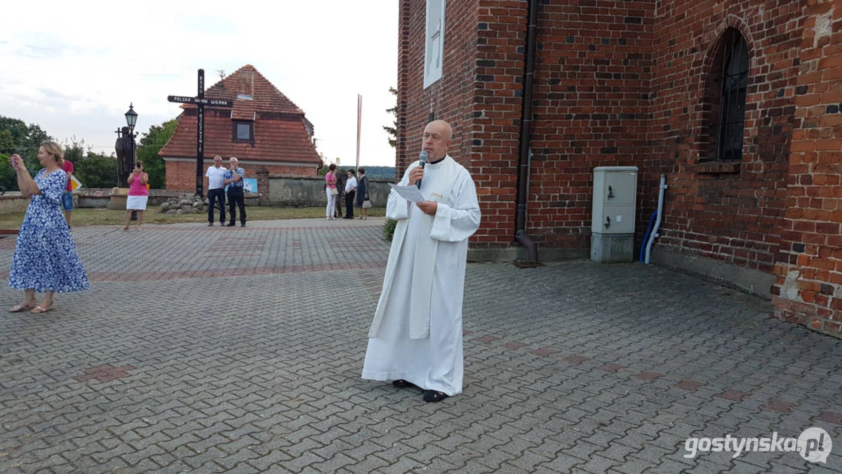 Błogosławieństwo zwierząt domowych w kościele w Starym Gostyniu