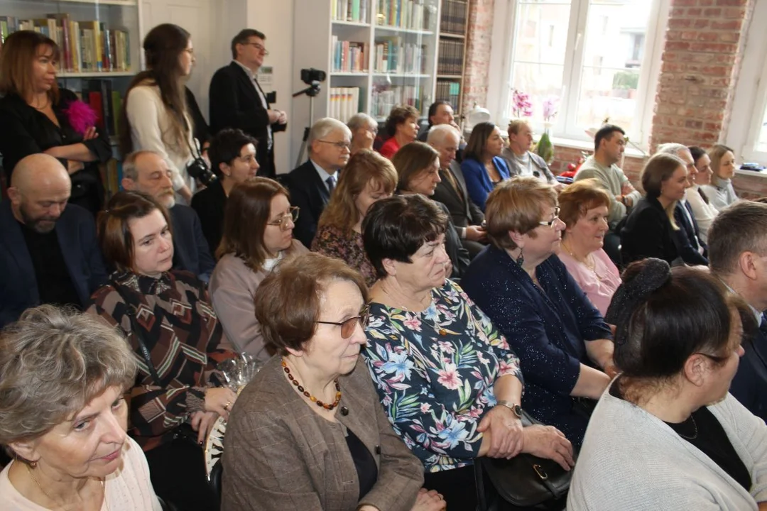 Chocicza z nową biblioteką