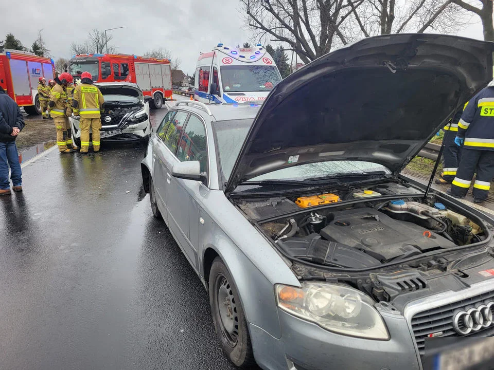 Zderzenie dwóch samochodów na DK36