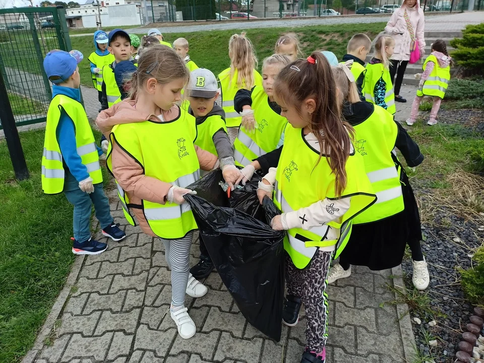 Wielkie sprzątanie gminy Krobia 2022. Akcja "Czysta gmina"