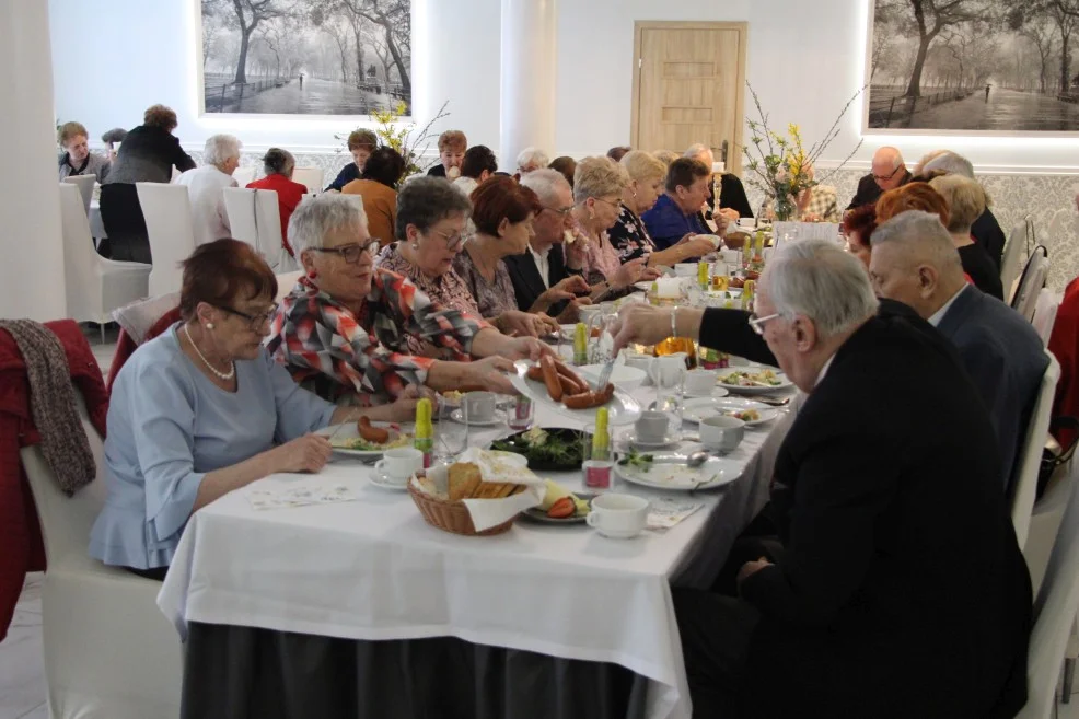 Śniadanie wielkanocne seniorów z Pleszewa