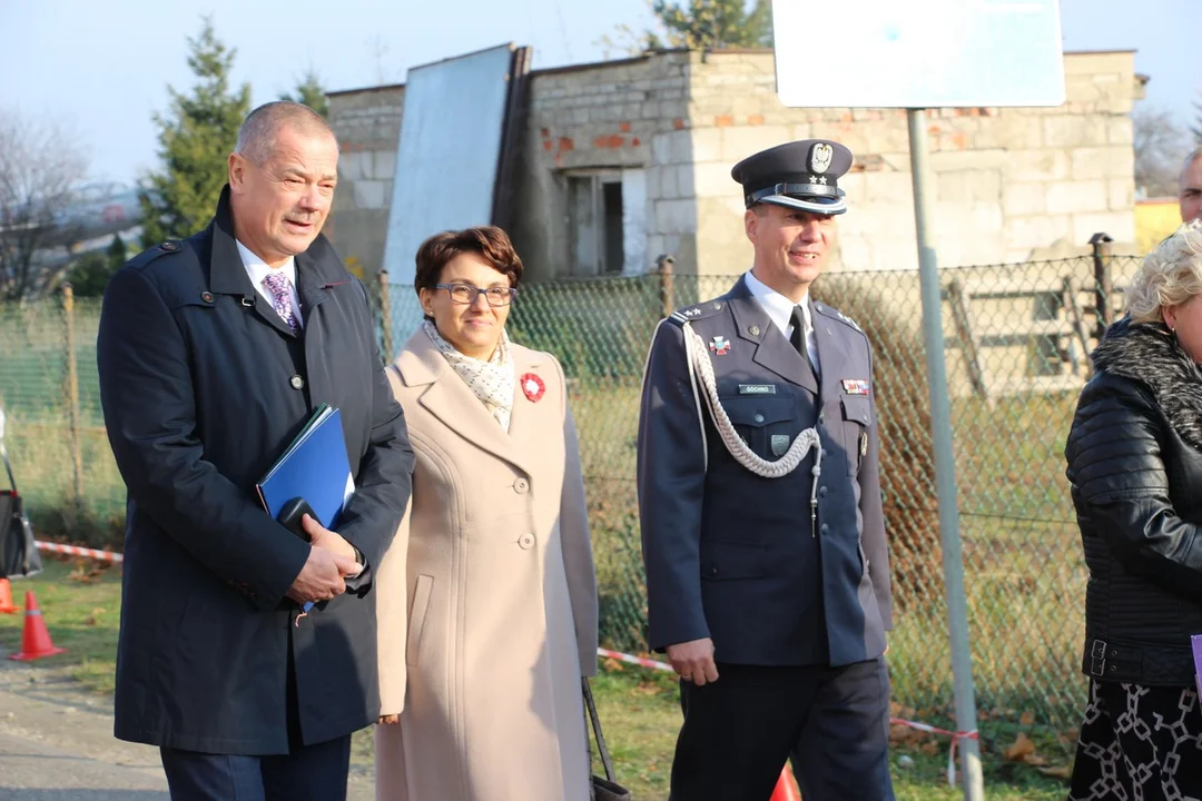 Mural upamiętniający zrzut broni dla Armii Krajowej odsłonięto w Czerminie w ubiegłym roku