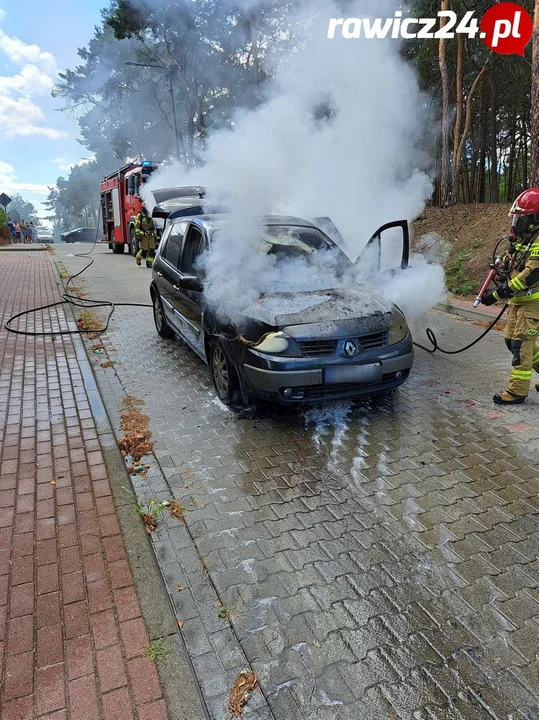 Pożar auta na ul. Englerta w Rawiczu