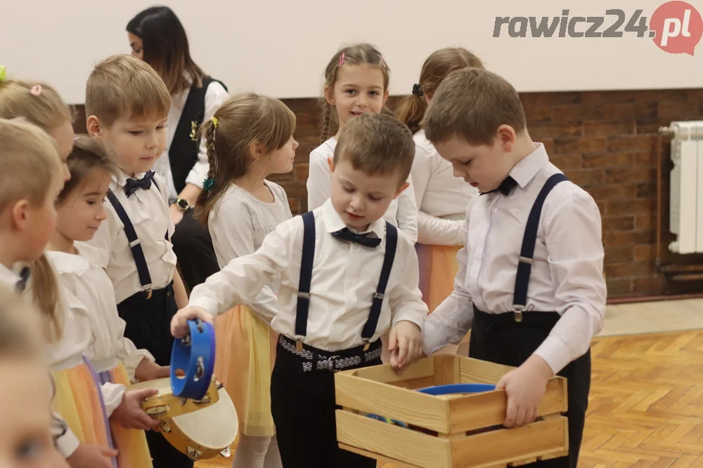 Uroczystość w Gminnym Centrum Kultury i Rekreacji w Jutrosinie