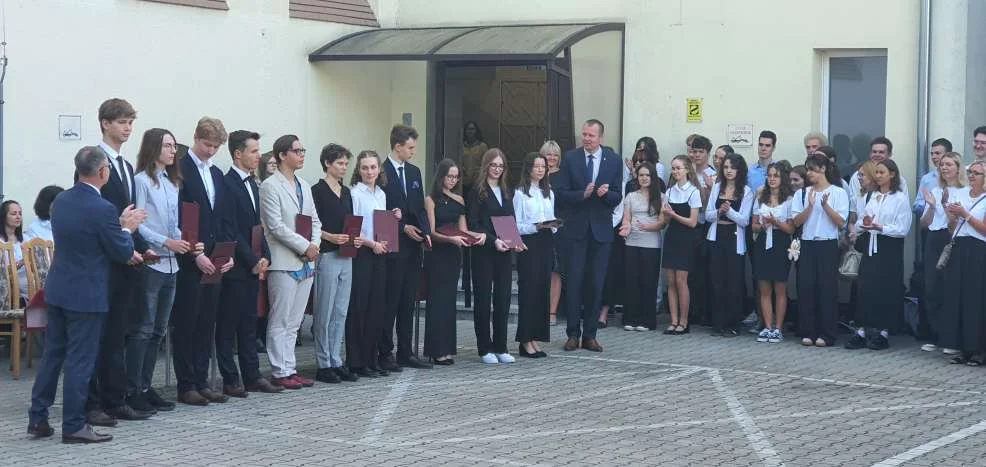 Wręczonie Medali Patrona Szkoły w Liceum Ogólnokształcącym w Jarocinie