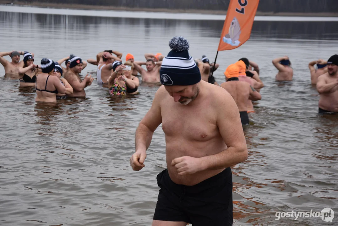 Klub Morsów "Niedźwiedź" Gostyń zorganizował dla WOŚP piknik na plaży jeziora cichowskiego