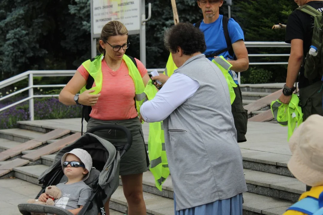 Harcerze z hufca ZHP Jarocin wraz z sympatykami wyruszyli na pielgrzymkę do Borku Wlkp.