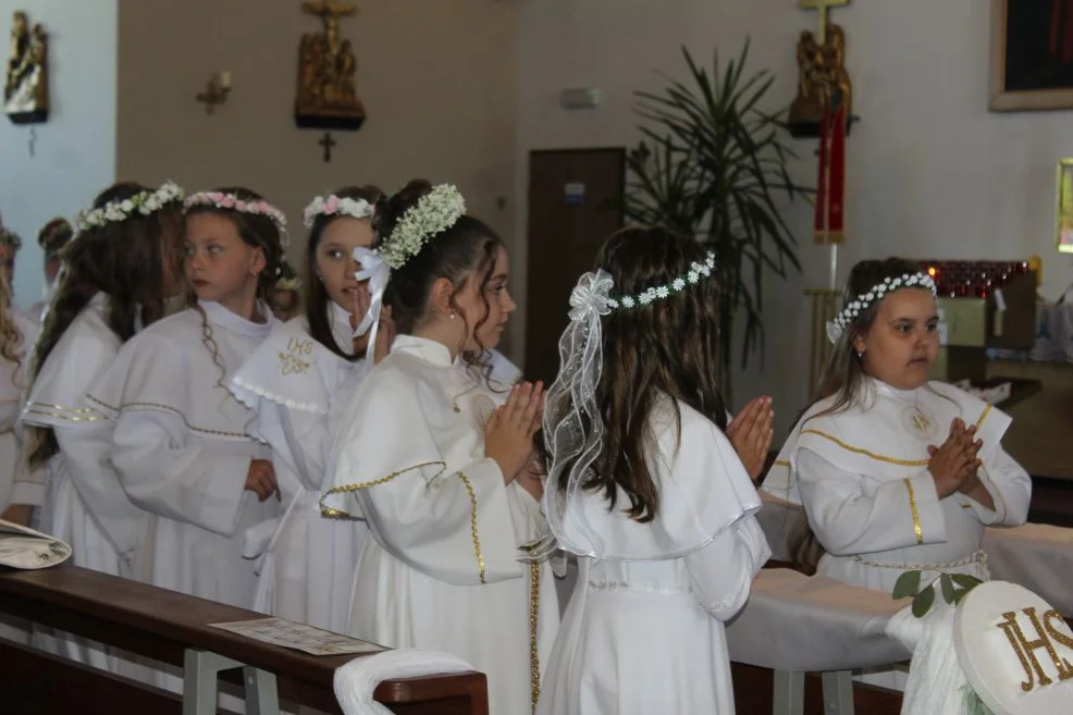 Pierwsza Komunia Święta w parafii Matki Bożej Fatimskiej w Jarocinie