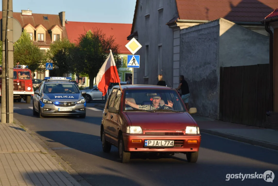 Dożynki 2024 w Skokowie rozpoczął korowód pojazdów rolniczych