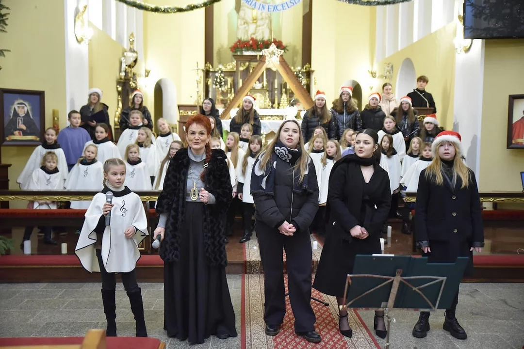 W Dubinie po raz piąty odbył się noworoczny koncert kolęd i pastorałek - Zdjęcie główne