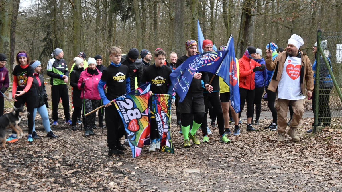 Biegająco zagrali dla WOŚP - Parkrun Gostyń i Grupa Nieprzemakalni Gostyń razem na trasie