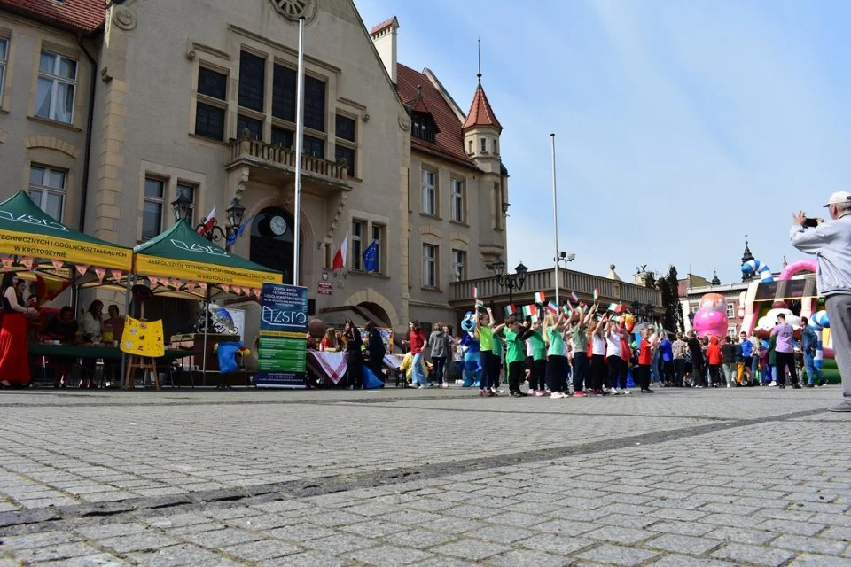 Krotoszyn. Miasteczko europejskie i pochód przedszkolaków