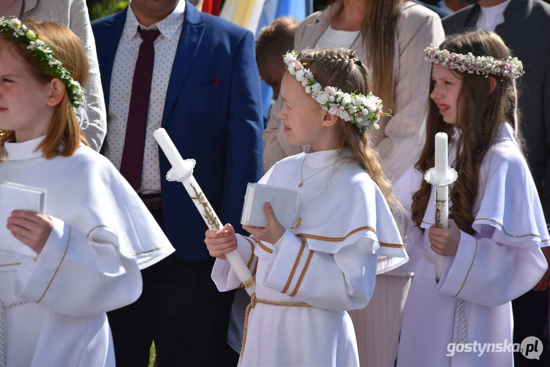 Sakrament I Komunii Świętej w parafii w Pogorzeli