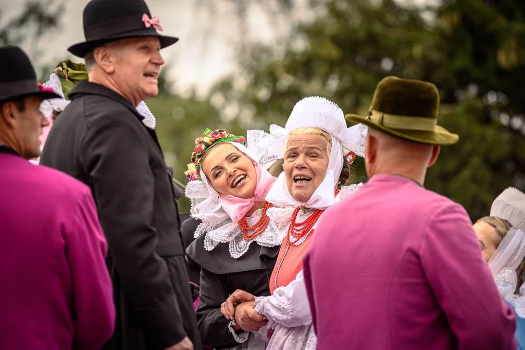 Wesele biskupiańskie Michała i Marty Chudych w Sikorzynie