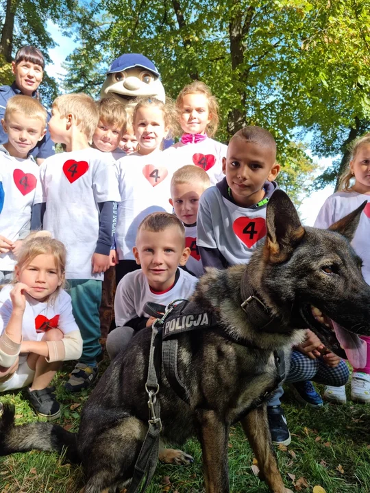 Świętowali Dzień Przedszkolaka w Lesznie. Uroczyste obchody z policjantami