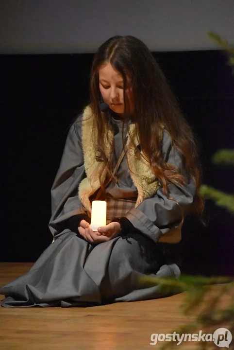 "Dziewczynka z zapałkami" - jasełka ŚDS Krobia i Szkoły Podstawowej w Pudliszkach