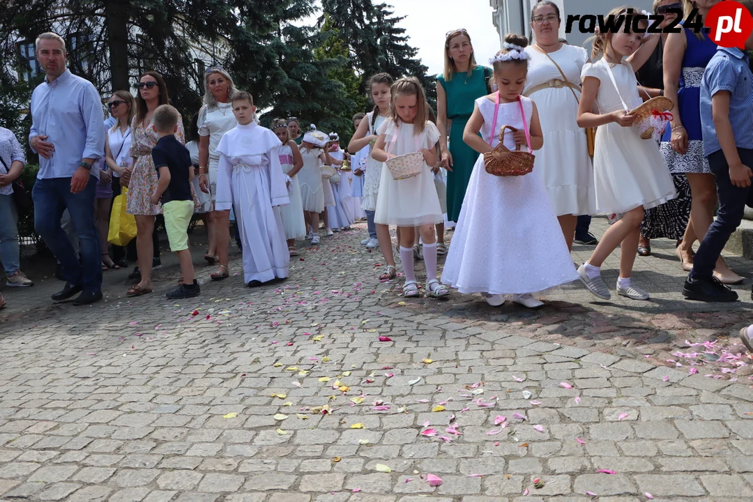 Rawicz. Procesja w Boże Ciało ulicami miasta (2023)