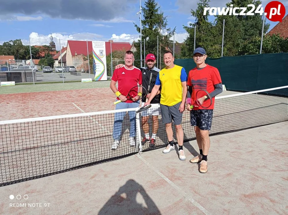 Tenis. Singiel kobiet i debel mężczyzn w Miejskiej Górce