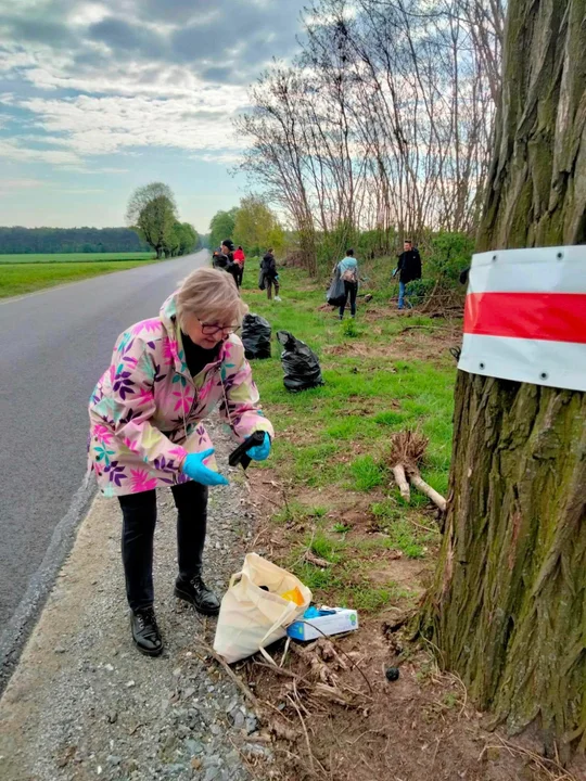 Sprzątanie trasy Zawidowice-Rokutów