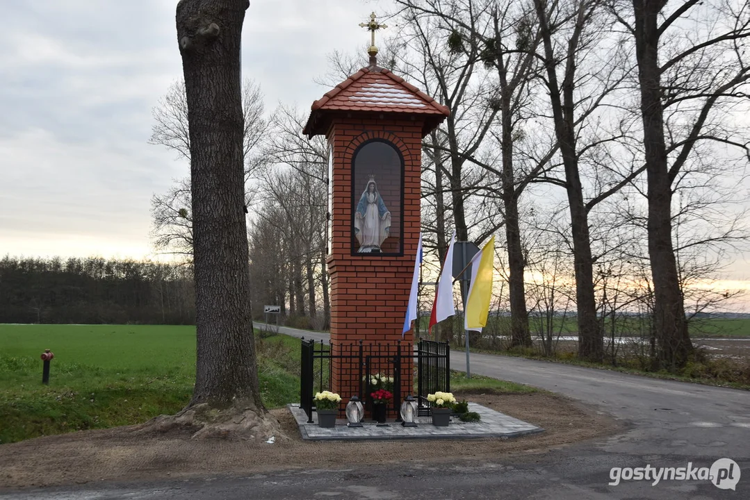 Poświęcenie kapliczki maryjnej w Bruczkowie (gm. Borek Wlkp.)