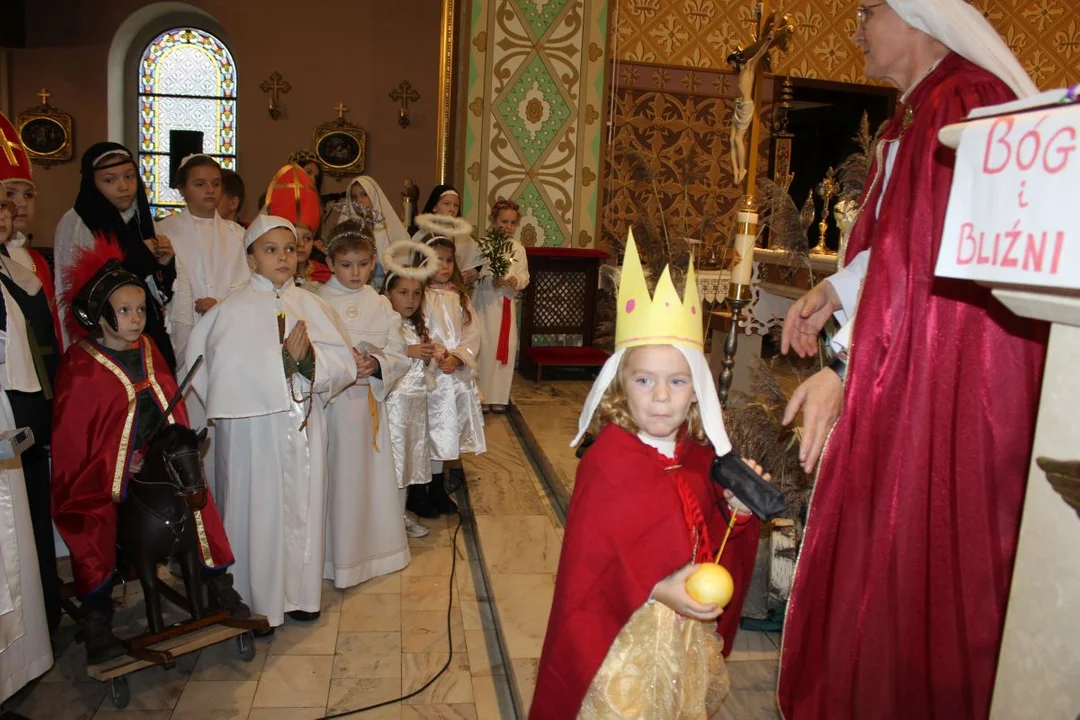 Marsz Wszystkich Świętych w parafii św. Marcina w Jarocinie