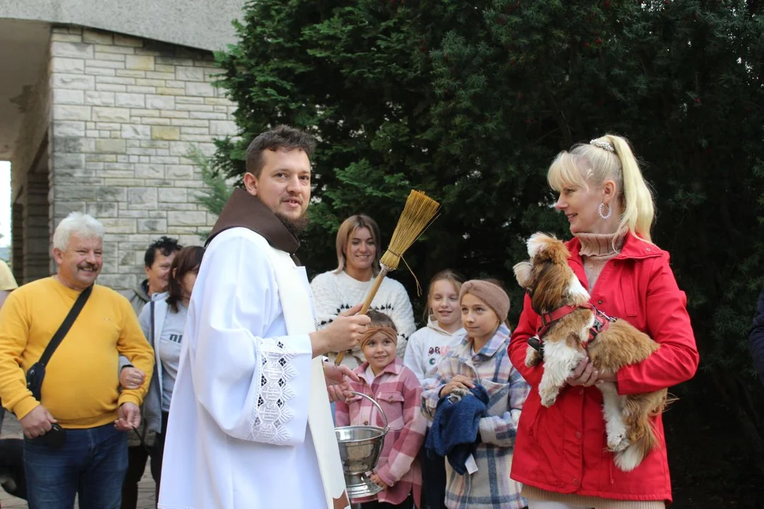 U franciszkanów w Jarocinie z okazji odpustu błogosławiono zwierzęta