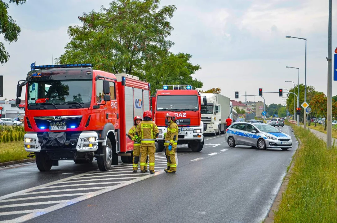 Zderzenie trzech aut ul. Powstańców Wlkp. Jarocin