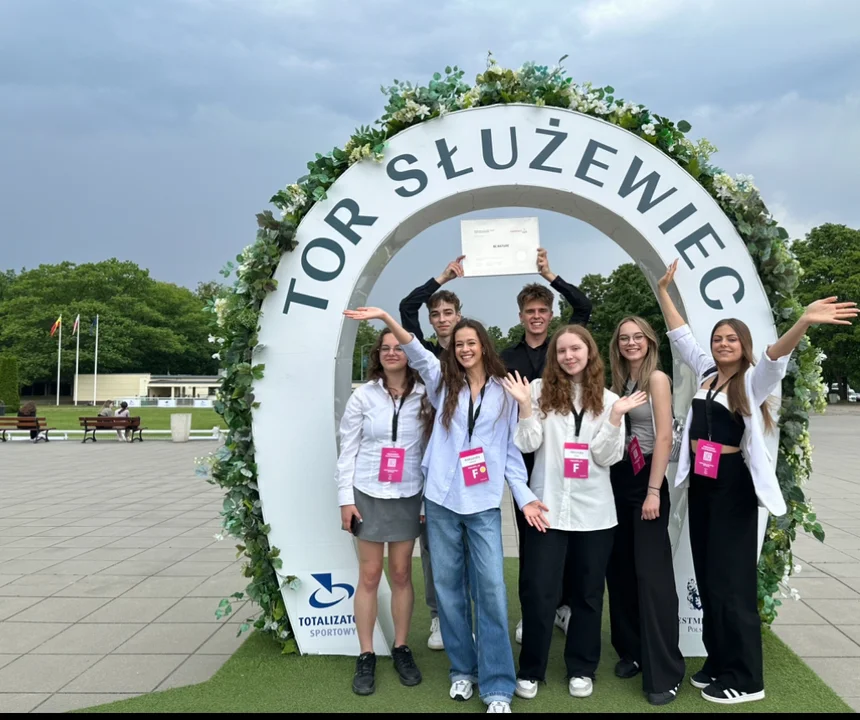 Młodzież z ZSOiZ w Krobi zdobyła Srebrnego Wilka w Olimpiadzie Zwolnieni z Teorii 2024