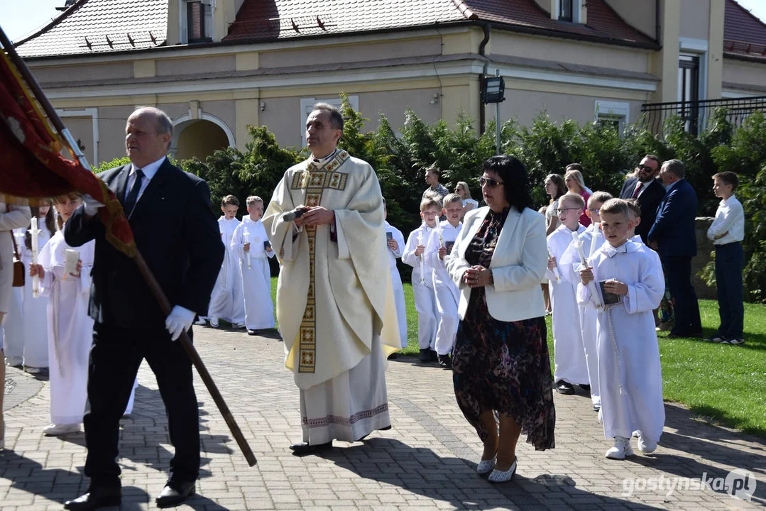 Sakrament I Komunii Świętej w parafii w Pogorzeli