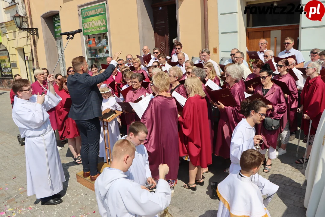 Rawicz. Procesja w Boże Ciało ulicami miasta (2023)