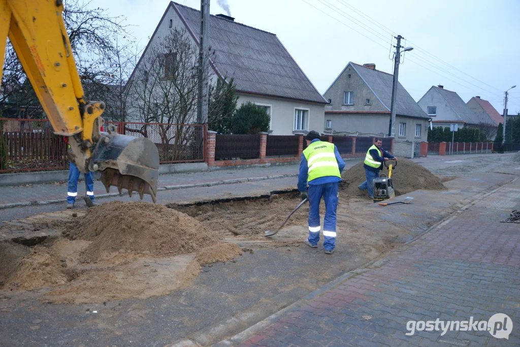 Zbiornik retencyjny przy ul. Podleśnej w Gostyniu - budowa w 2016 r.