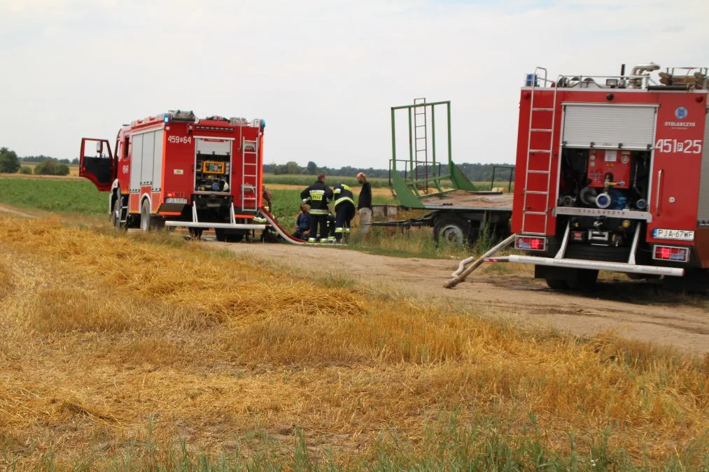 Pożar w Żernikach. Dym widać z kilkunastu kilometrów