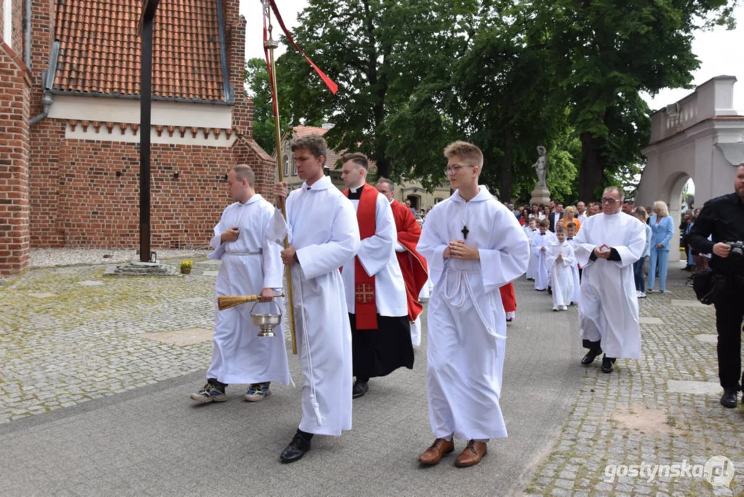 Uroczystość Pierwszej Komunii Świętej w parafii farnej w Gostyniu