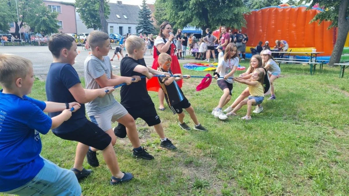 Dzień Dziecka w Nowym Mieście. Z kolorowymi proszkami i piana party