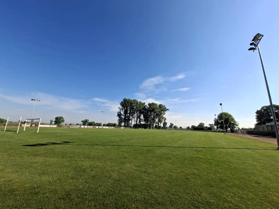 Nowe oświetlenie stadionu sportowego w Pudliszkach
