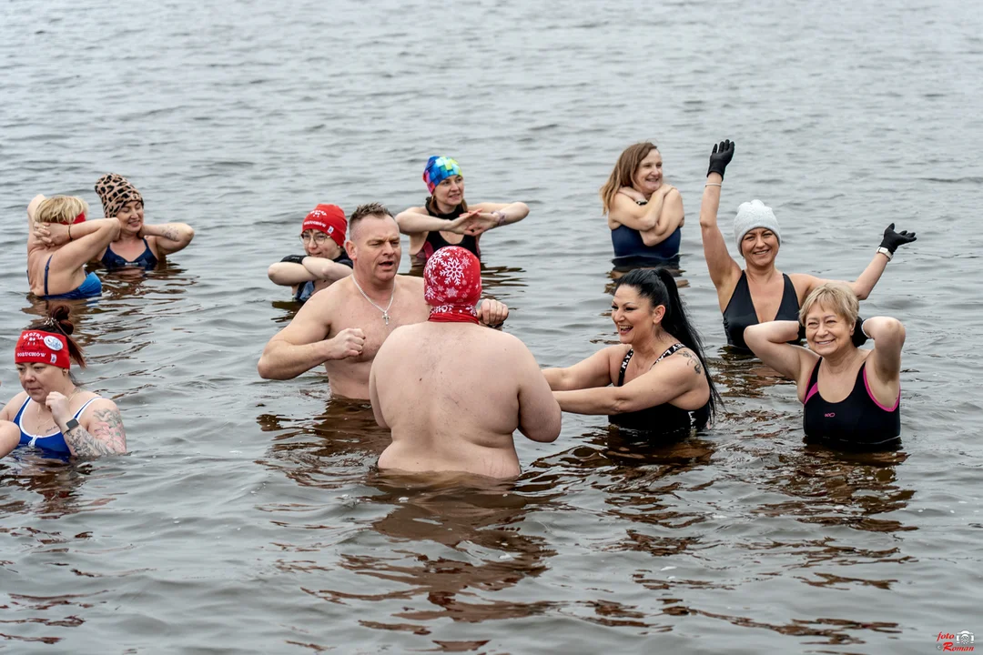 To była ostatnia naprawdę zimowa kąpiel! Sezon dobiega końca