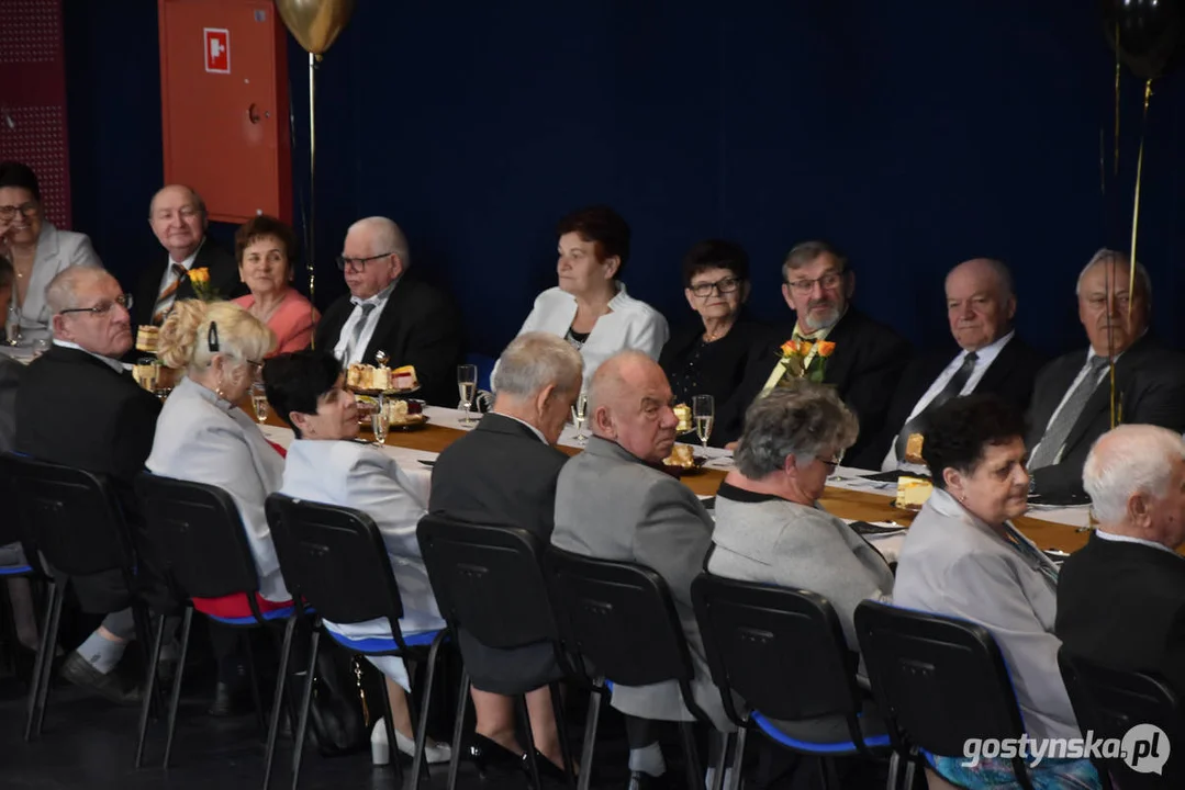 Jubileusze małżeńskie w gminie Gostyń. Blisko 60 par otrzymało pamiątkowe medale