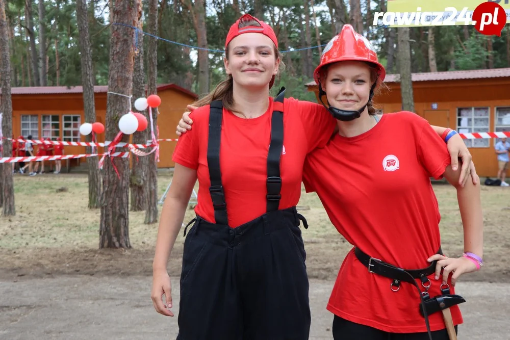 Ślubowanie i pasowanie na strażaka - członka MDP w Brennie (powiat leszczyński)