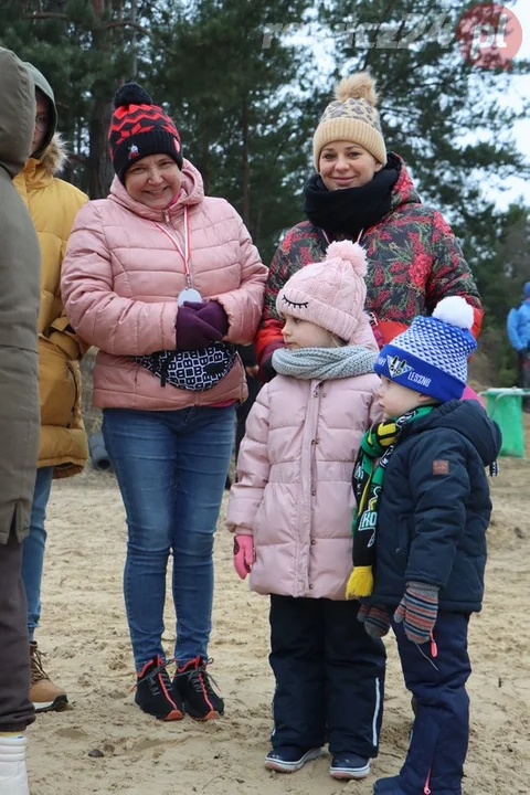 31. Finał WOŚP w Rawiczu. Na poligonie morsy wskoczyły do wody