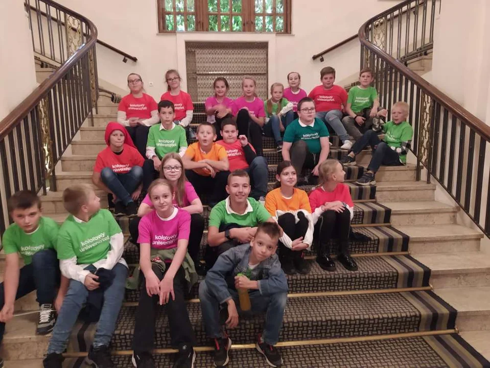 Uczniowie ze szkoły w Mieszkowie rozpoczęli studia na Kolorowym Uniwersytecie w Poznaniu [ZDJĘCIA] - Zdjęcie główne