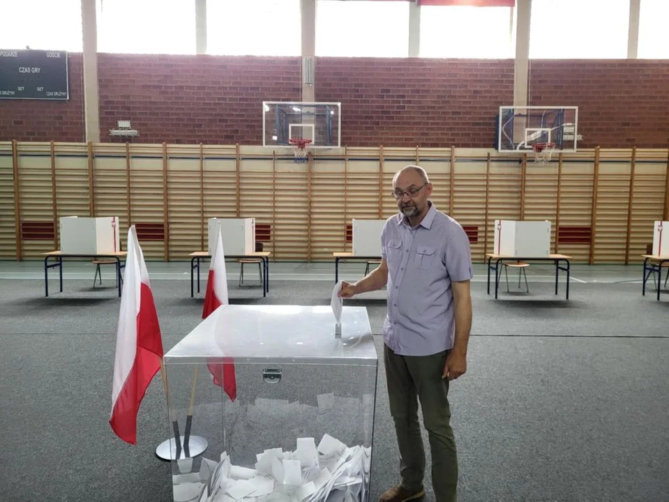 Wybowy prezydenckie 20025 - II tura, frekwencja z godz. 12.00