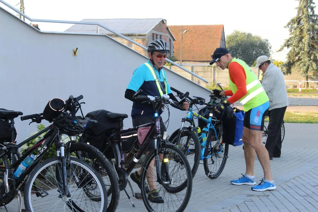 60 osób pielgrzymuje z Jarocina na Jasną Górę rowerami